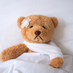 Kuscheltiere auf der Krankenstation: Teddybär-Sprechstunde in Oldenburg lädt ein