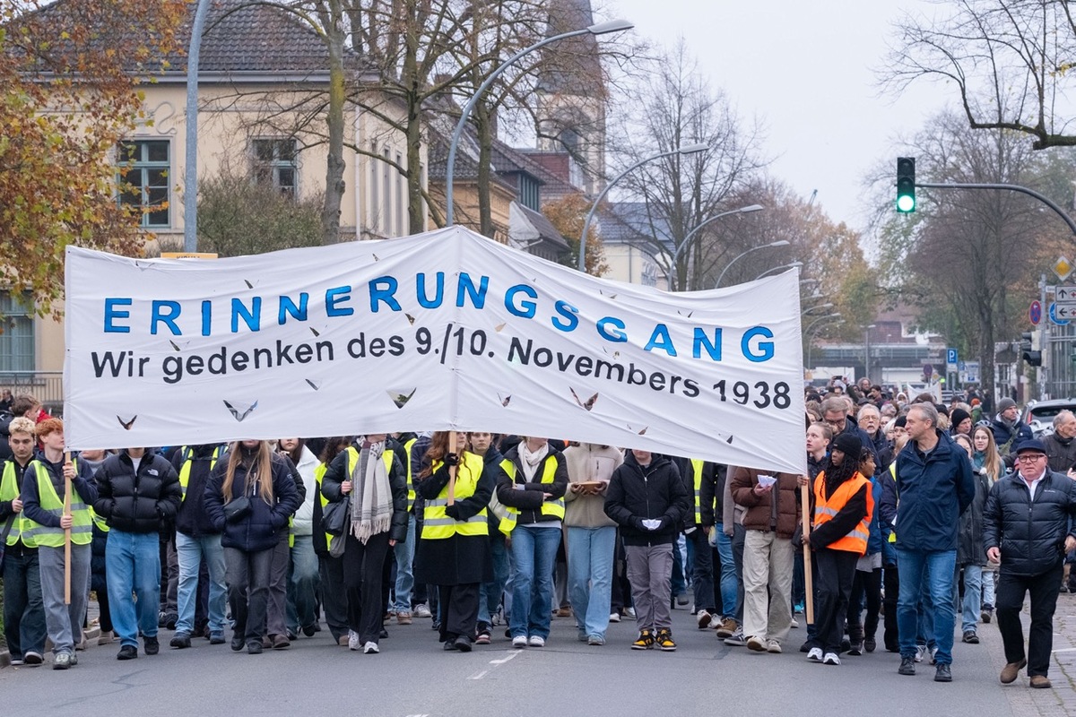 Starkes Zeichen in Oldenburg: „Erinnerungsgang“ gegen Rassismus und Fremdenfeindlichkeit