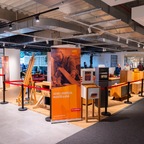 Handwerkskunst hautnah: Tischlernachwuchs begeistert bei buss wohnen – und du darfst mitentscheiden! 😊