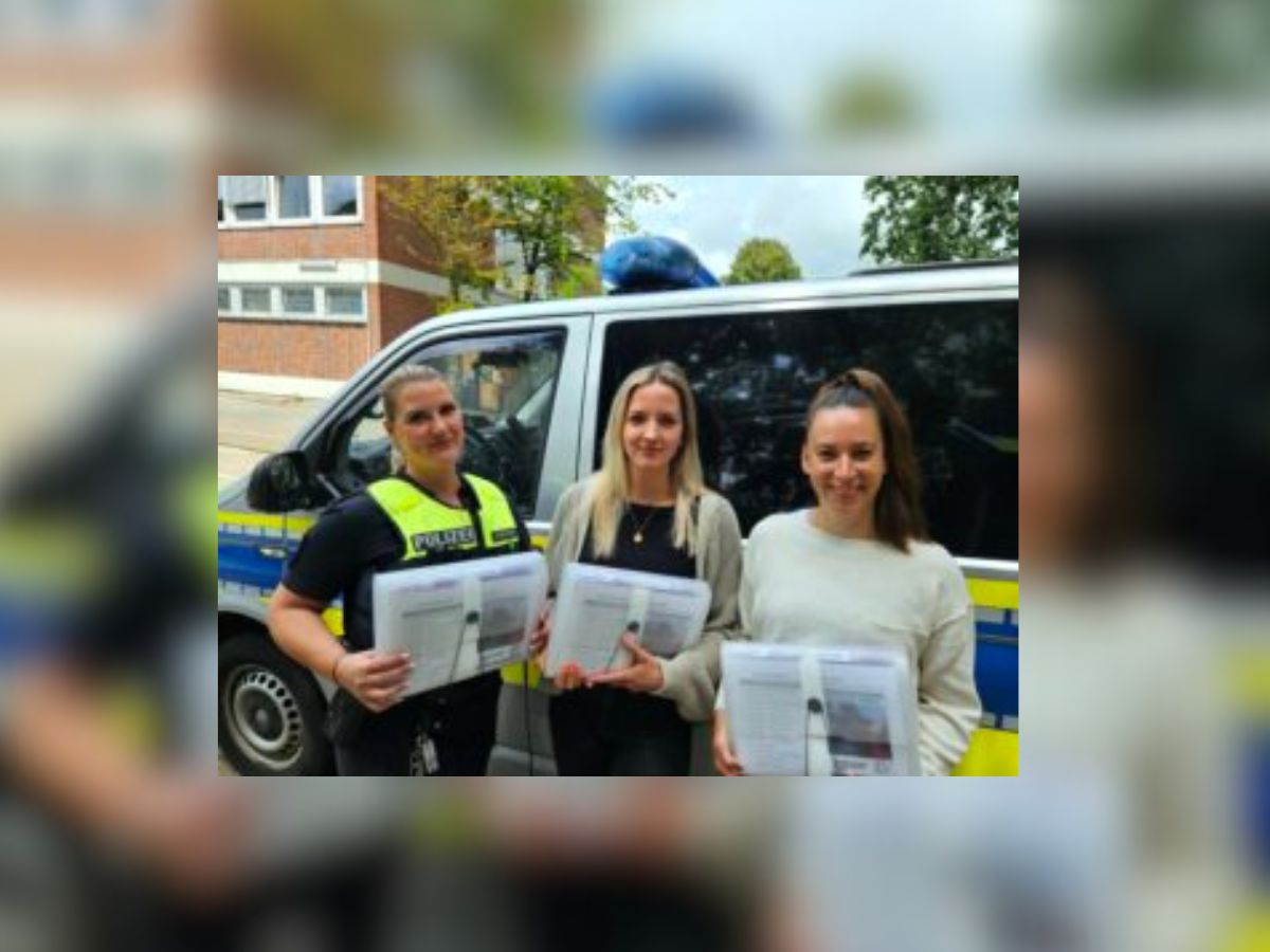 Schnelle Hilfe bei häuslicher Gewalt: Neue Info-Mappen in Streifenwagen der Wesermarsch