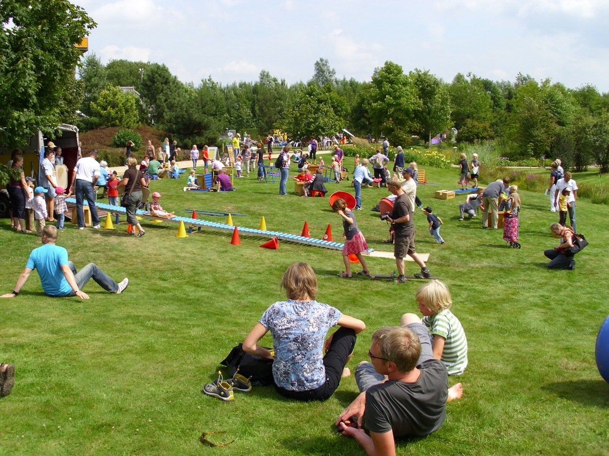Spielen, Staunen, Spaß haben: Der „Spielefant“ rollt wieder durch Oldenburg 🐘🎉