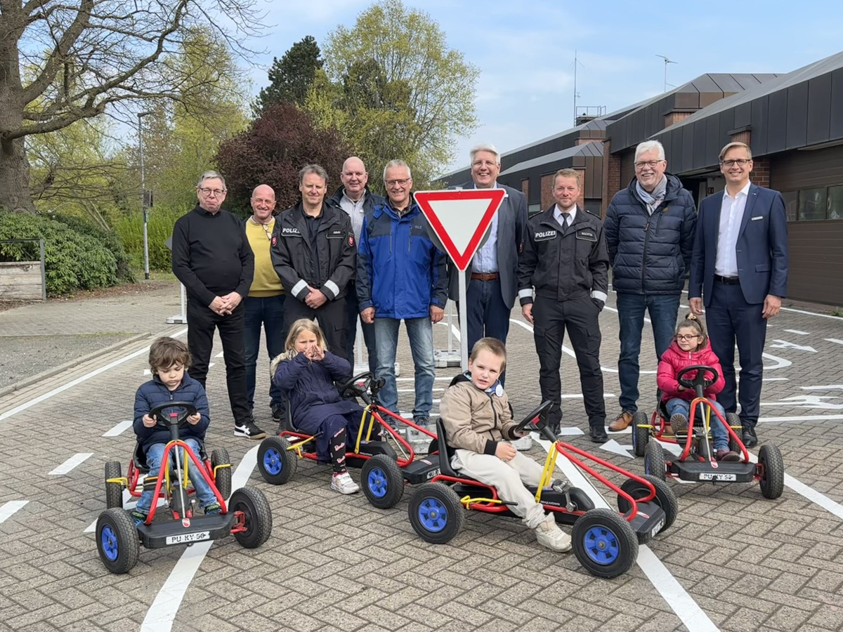 Brake: Mini-Verkehrsstadt für Vorschulkinder eröffnet – Hier wird Straßenwissen zum Kinderspiel! 🚦😊