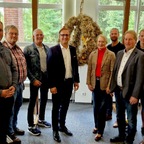 Erntekrone schmückt das Kreishaus: Wesermarsch feiert Dank für eine reiche Ernte 🌾