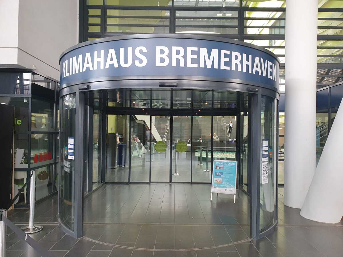 Klimahaus Bremerhaven: Kürbis, Grusel & Funzellicht – Herbstabenteuer für kleine Entdecker 🎃