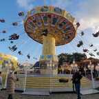 Wellenflug auf dem Bremer Freimarkt – Nostalgie und Nervenkitzel in luftiger Höhe 🎡